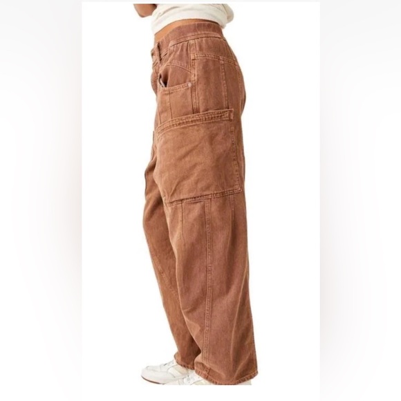 Free People New School Relaxed Cargo Jeans Pants Womens Sz Small Brown - Picture 4 of 9